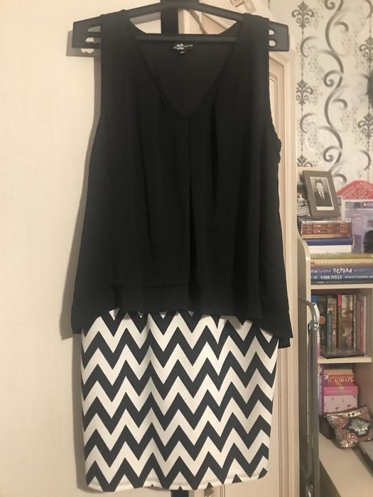 Распродажа платьев и вечерних нарядов