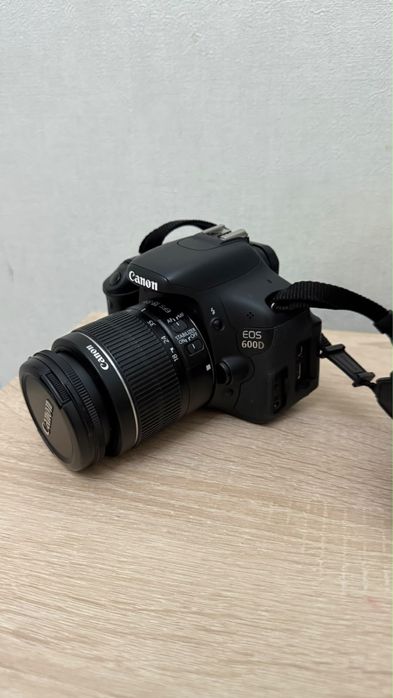 Продаю Canon EOS 600D + объектив 18–55 мм + сумка