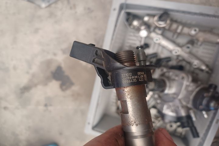 Kit injectie (pompa, rampa, injectoare) 3.0 TDI CBUC 0445010683 09864