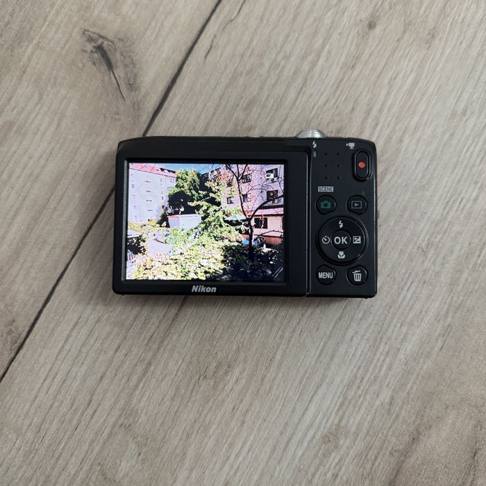 Nikon S2600 Y2K Style