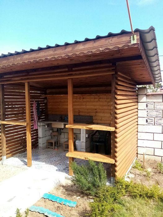 Дървени конструкции, перголи, декинг, ламперия.