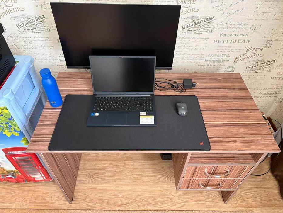 Стол однотумбовый с ящиками