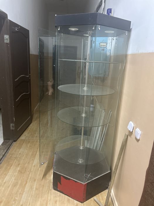 Срочно!Витрина крутится 9500