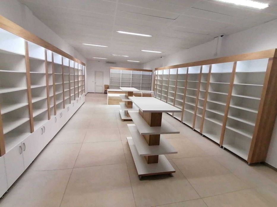 Mobila magazin/ rafturi