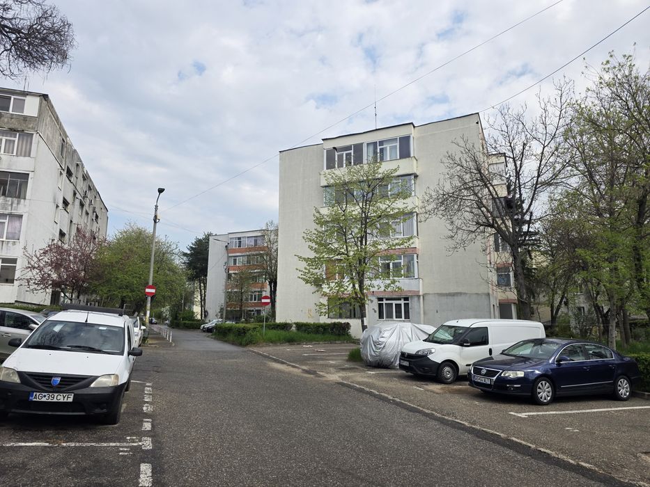 Vand apartament 2 camere semidecomandat Trivale I