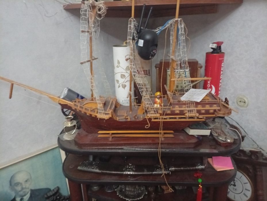 Статуэтки Сургут и силюминь