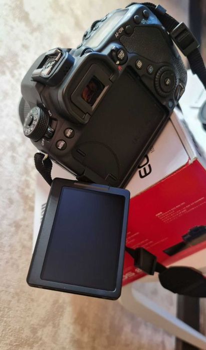 Canon EOS 80D Kit 18-135mm