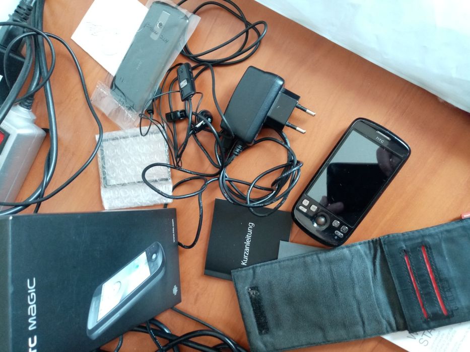 HTC Magic Android Смартфон 2009 г. пълен комплект с кожен калъф