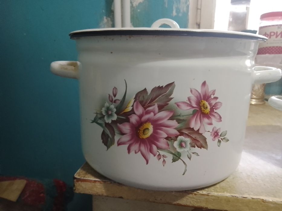 Продаю кастрюли разные