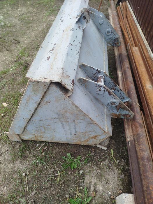 Продам ковш на трактор