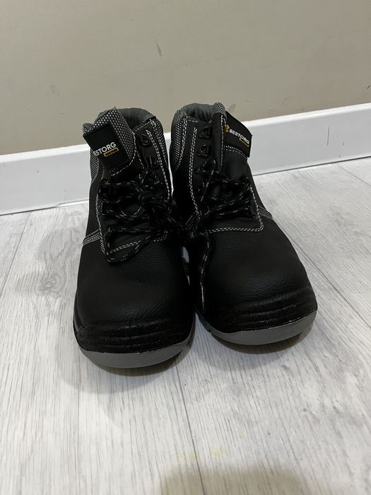 Продам новый спецобувь