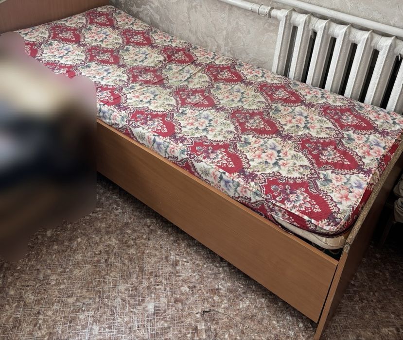 Продам кровать .