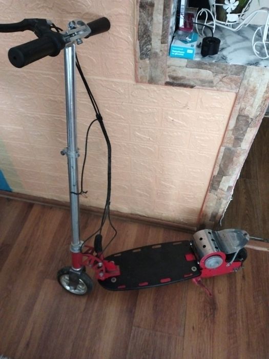 Vînd trotinetă electrică