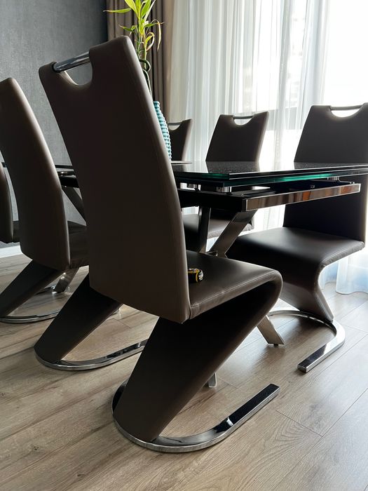Set masa extensibila si scaune dining