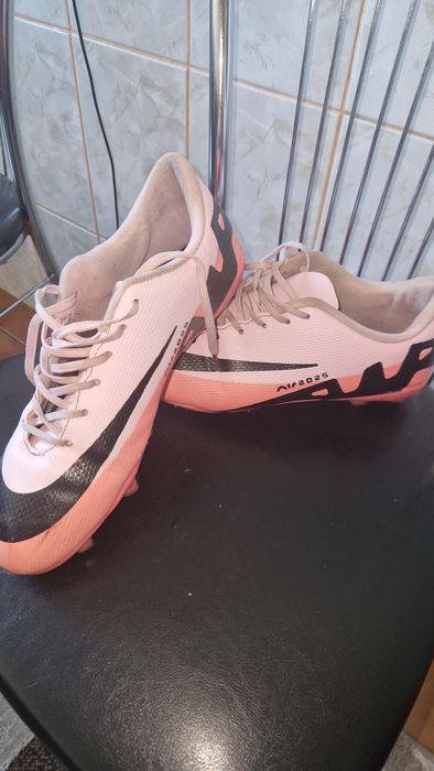 Incaltaminte fotbal cu crampoane Nike