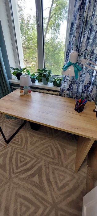 Мебель для дома:стол, кровать, шкаф