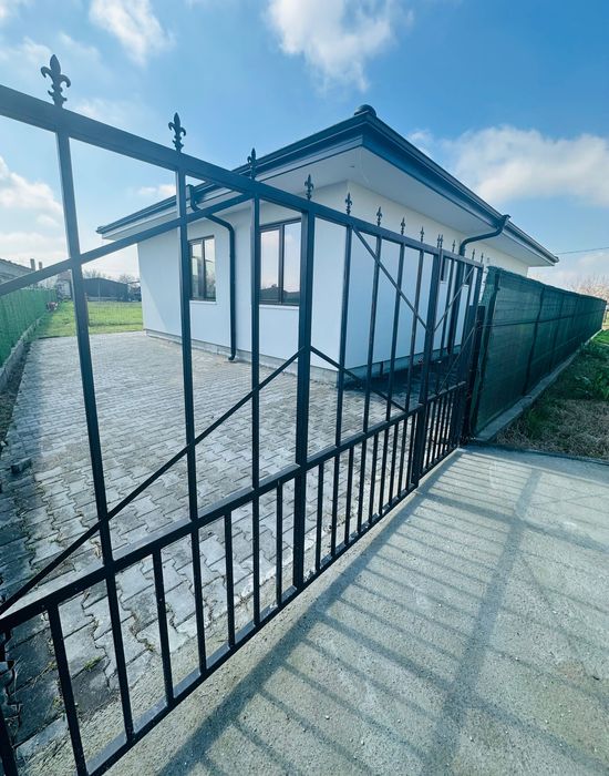 Продава се Къща в с. Малко Кадиево, Област Стара Загора - 100 кв.м за 1090 €/кв.м - Снимка #14