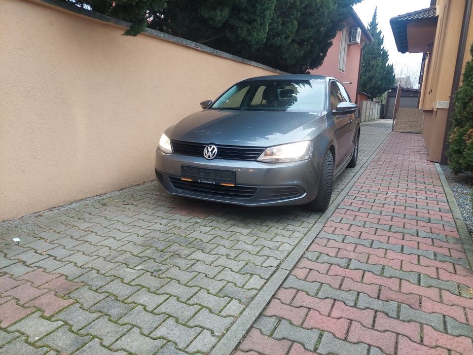 Vând  VW JETTA  1 6.TDI.