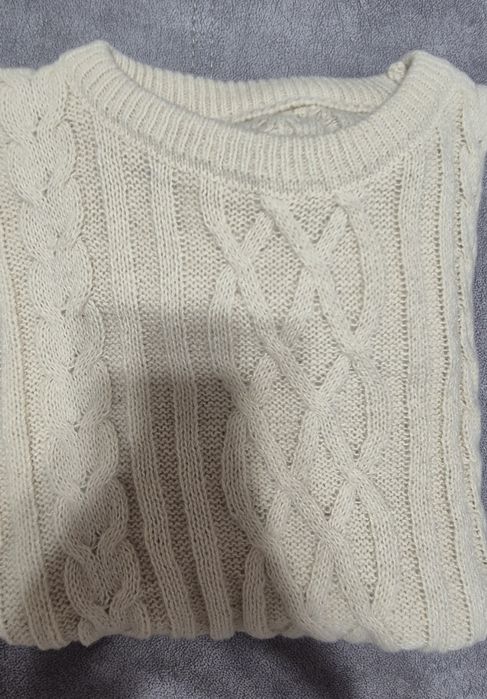 женский свитер вязаный