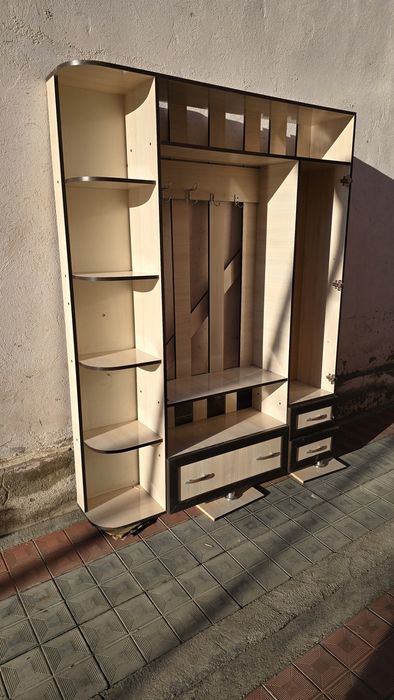 Прихожая мебель продаётся