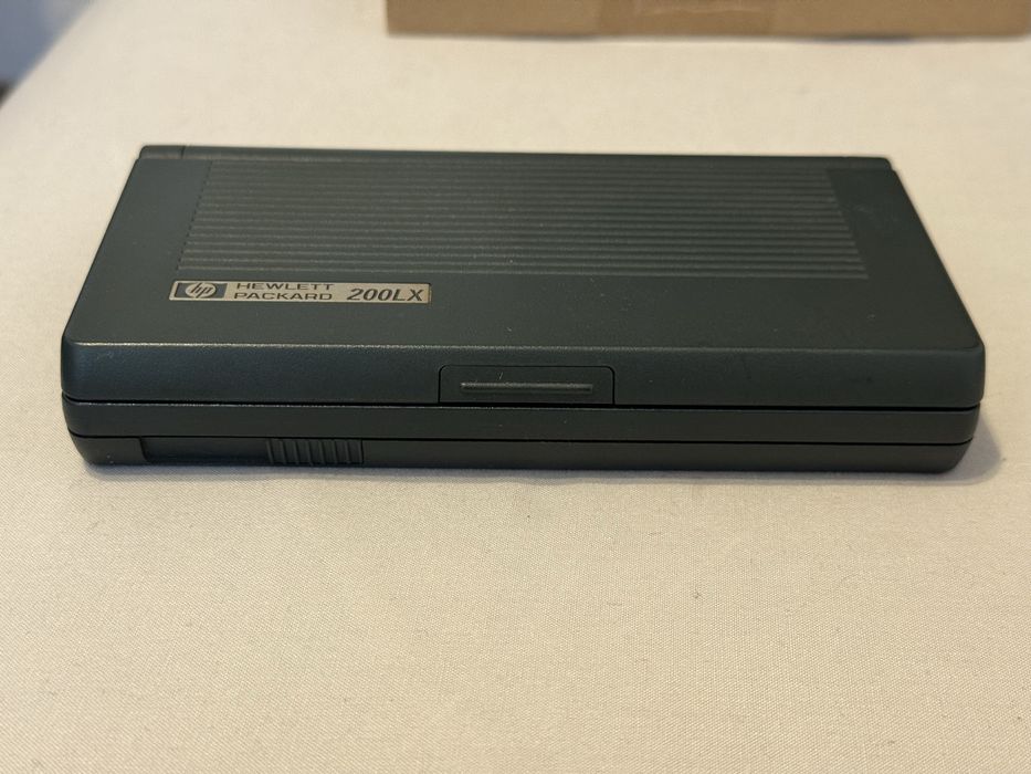 Palmtop PC HP 200LX pentru colectionari