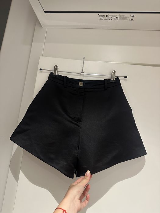 Къси сатенени панталонки Zara ХС, широки