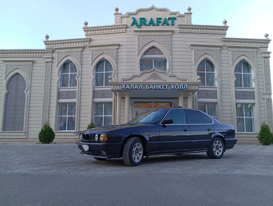 БМВ 525,в кузове е34