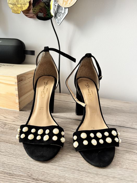 Vand sandale piele negre cu margele
