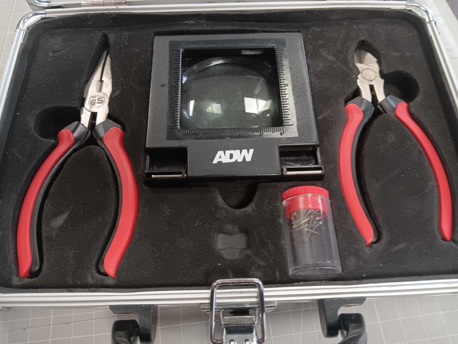 комплект инструменти за прецизна работа, ремонт на очила ADW-Германия