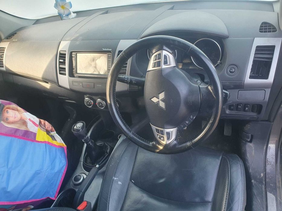 Dezmembrez Mitsubishi Outlander 2 GX 4 DI-D 2.2D 2011
