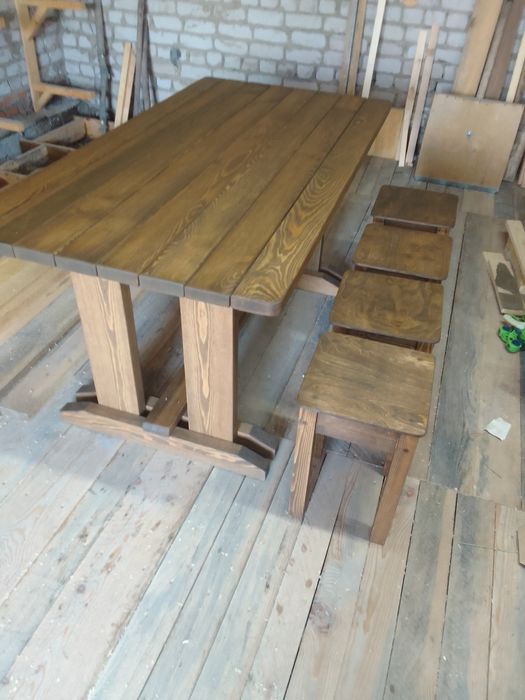 Стол из массива сосны