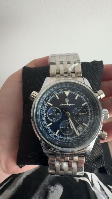 Ceas barbatesc, elegant