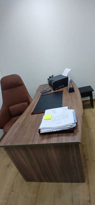 продам стол офисный