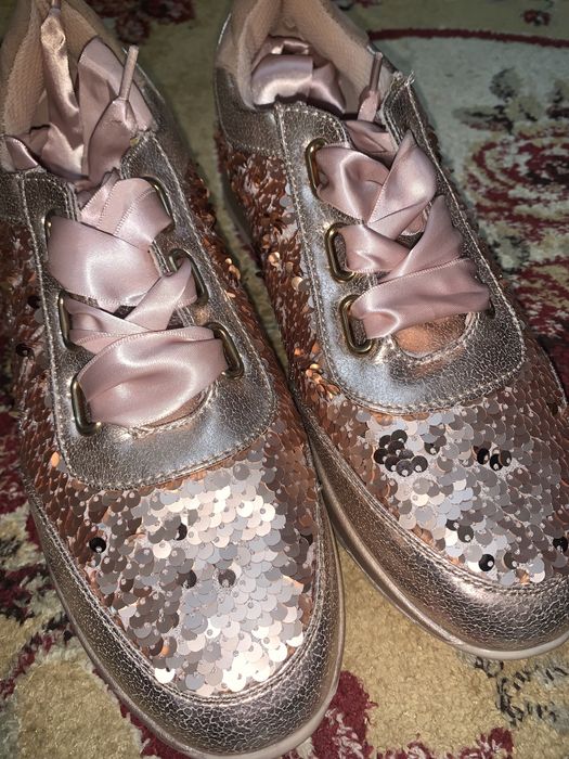 Кроссовки, обувь женская