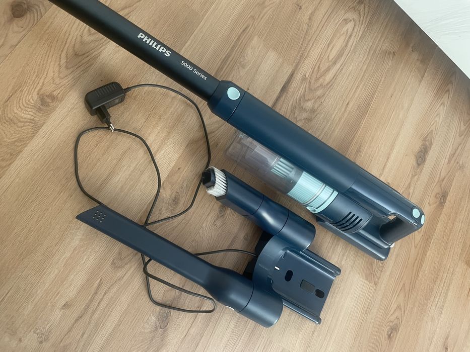 Aspirator Philips  5000 serie si  cu spalare