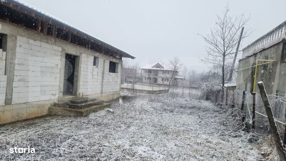 Casa la rosu si teren, 143 mp, zona Exterior Vest