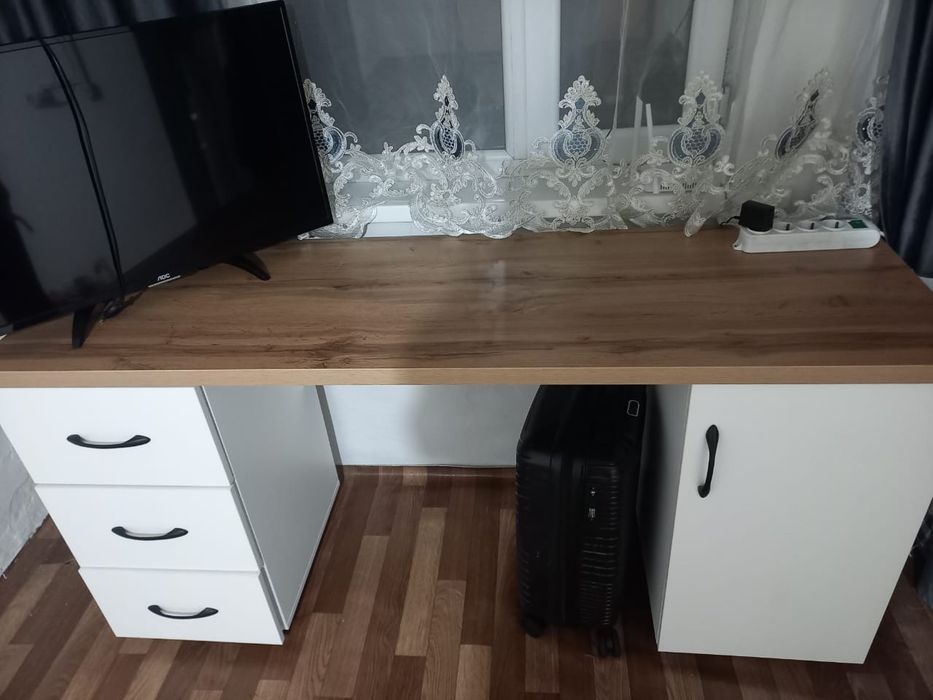 Срочно продам Стол тумба