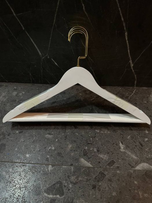 Veshilkalar OPTOM — kiyim, ro‘mol, garderob uchun