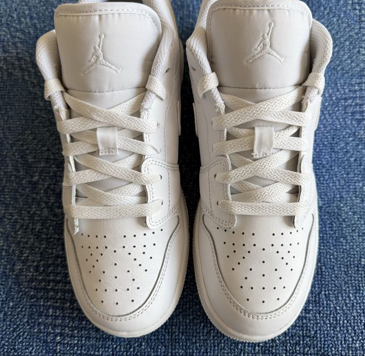 Air Jordan 1 Low (GS ) Triple White ОРИГИНАЛНИ дамски маратонки - 38/24см