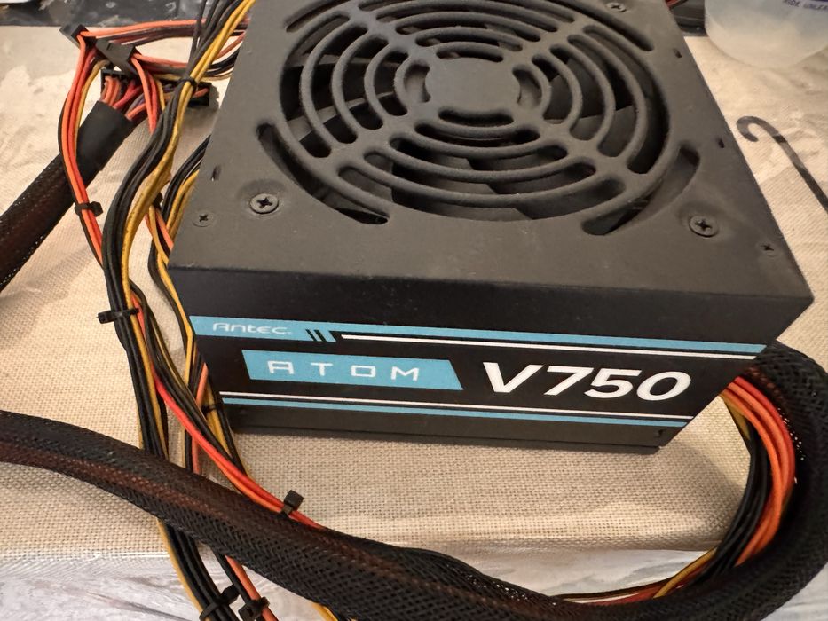 Продам блок питания 750в