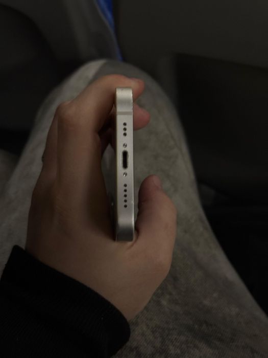 Продам б/у IPhone 13 в хорошем состоянии