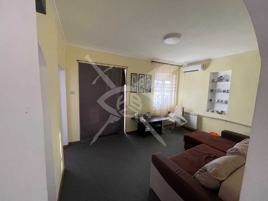 Къща - с. Подвис