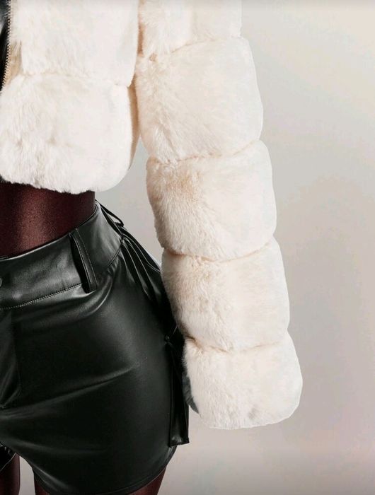 Ново дамско бяло пухено яке размер XXS