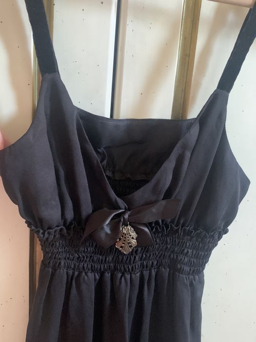 Елегантен дамски черен топ с кадифе и тюл