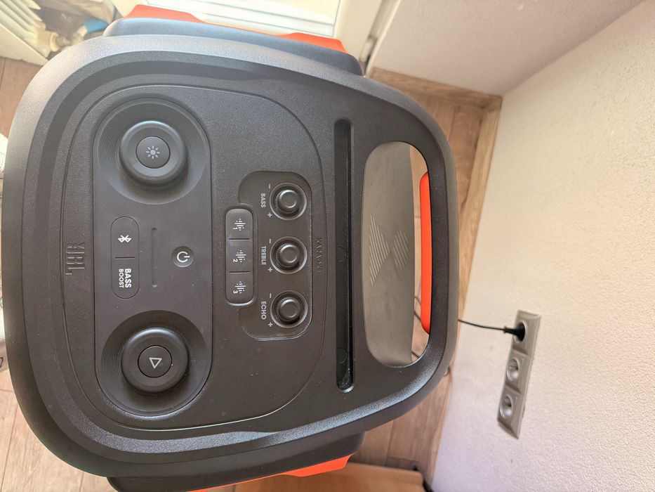 JBL party box 710