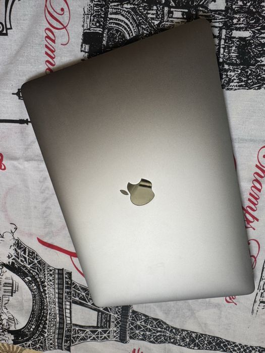 Macbook pro 13 м1