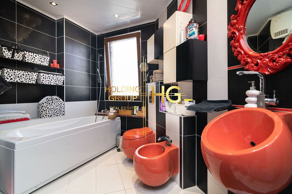 Къща в Варна-м-т Зеленика площ 350