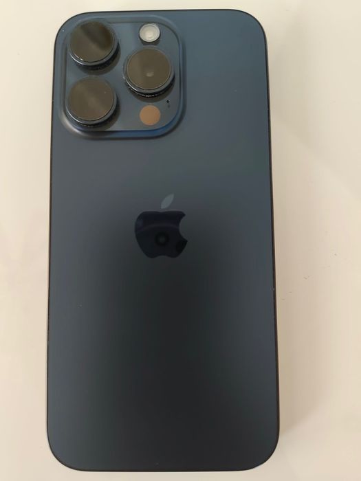 Продавам Ipfone 15 Pro
