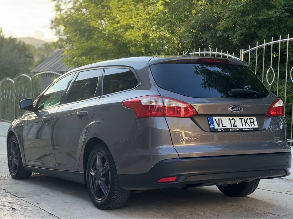 FORD Focus 2012 — imagine 5