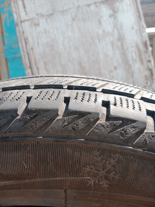Шины на R16 215/60 бу